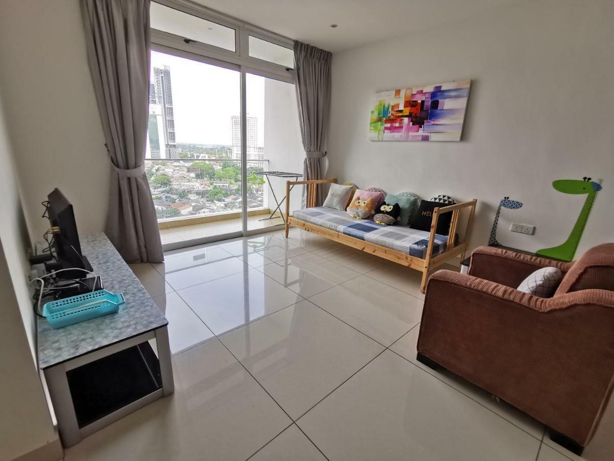 Homestay Johor Bahru Bagian luar foto